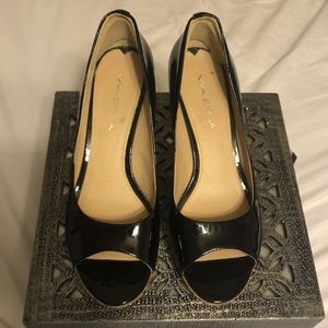 VIA SPIGA. Black high heel with cork on bottom